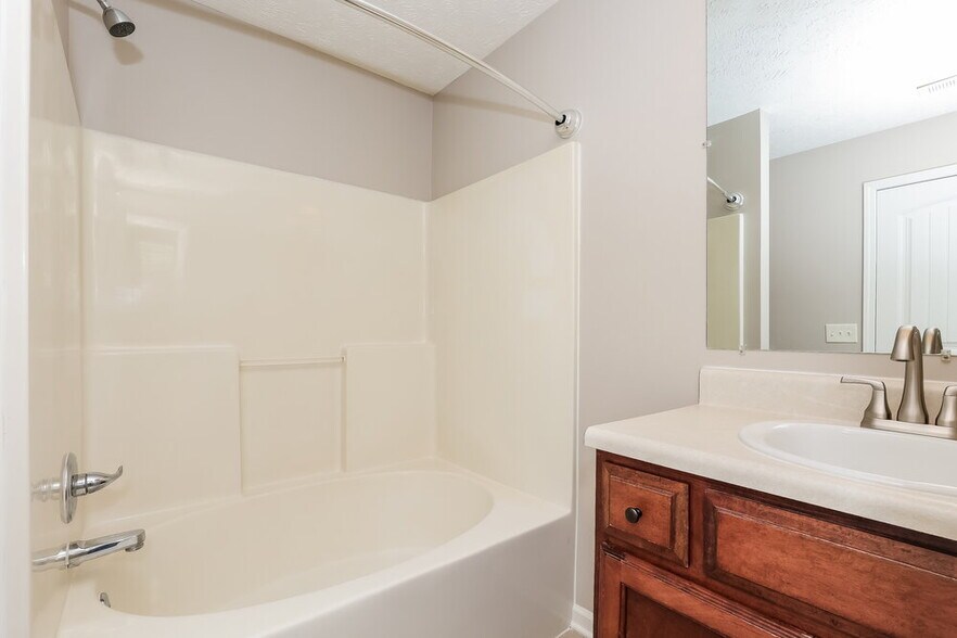 Building Photo - 607 Rock Gln Trce