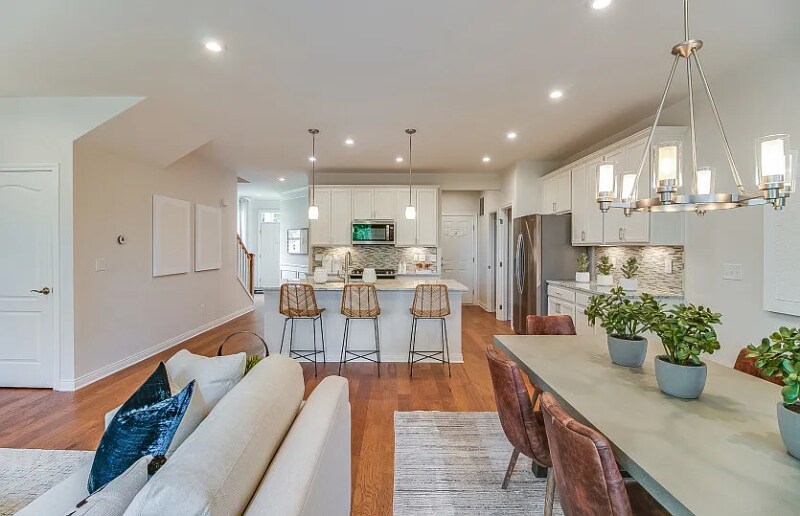 Building Photo - 421 Addison Cir