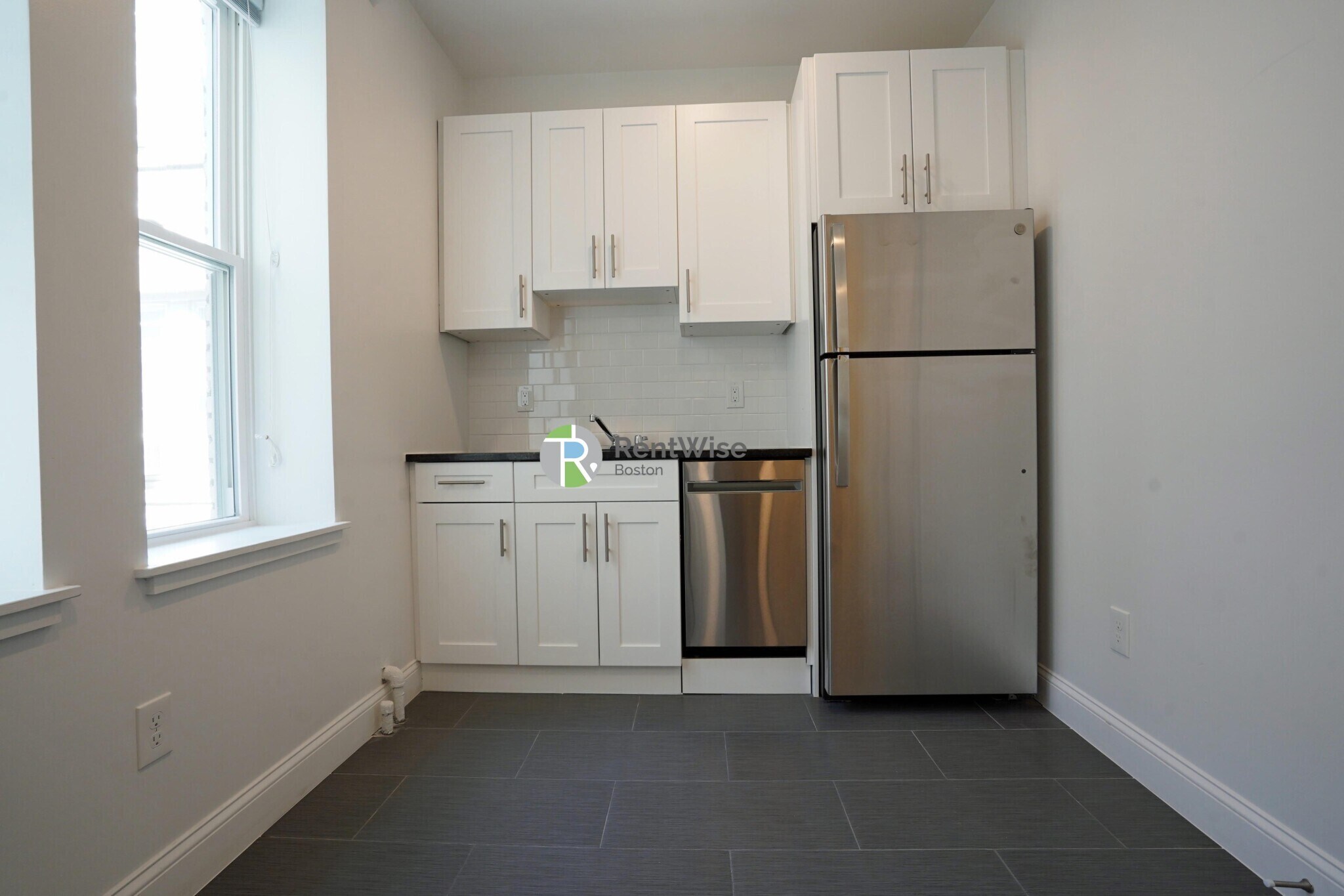 Building Photo - 123 Sutherland Rd