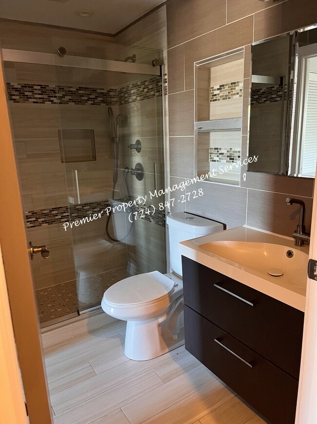 Building Photo - 208 Bonnie Brae Dr