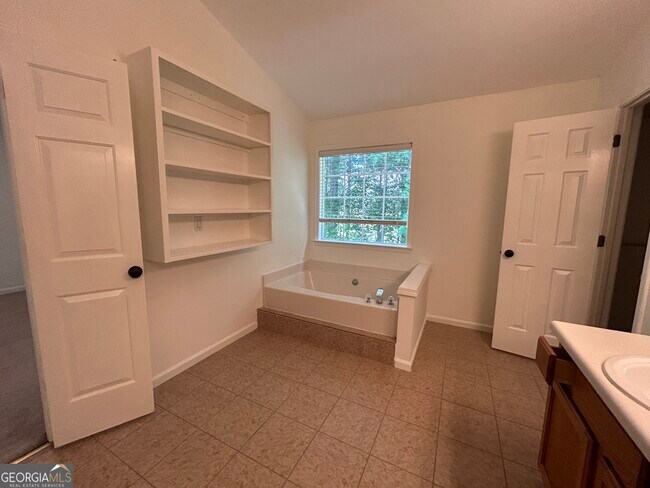 Building Photo - 665 Arncliffe Ct