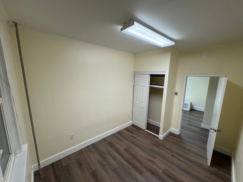 Building Photo - 135 W Market St