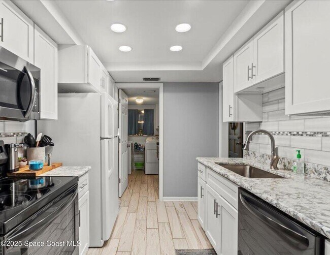 Building Photo - 2578 Demaret Dr