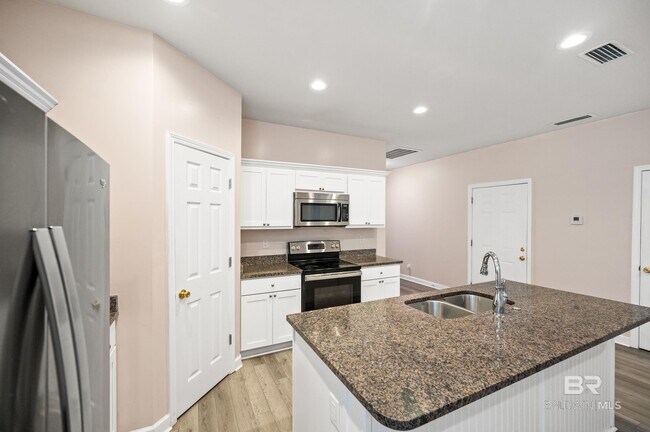 Building Photo - 3816 Chesterfield Ln