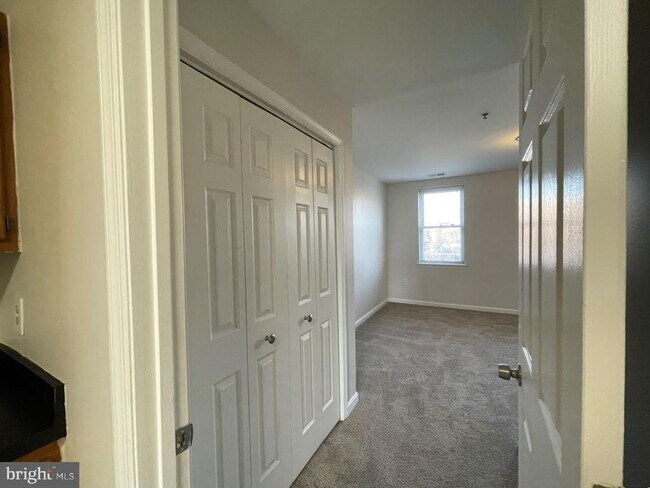 Building Photo - 1619 St Paul St