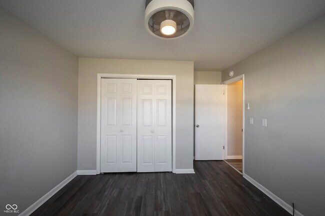 Building Photo - 140 Maple Park Dr