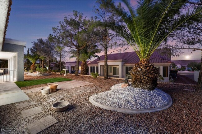 Building Photo - 2528 Sunup Dr