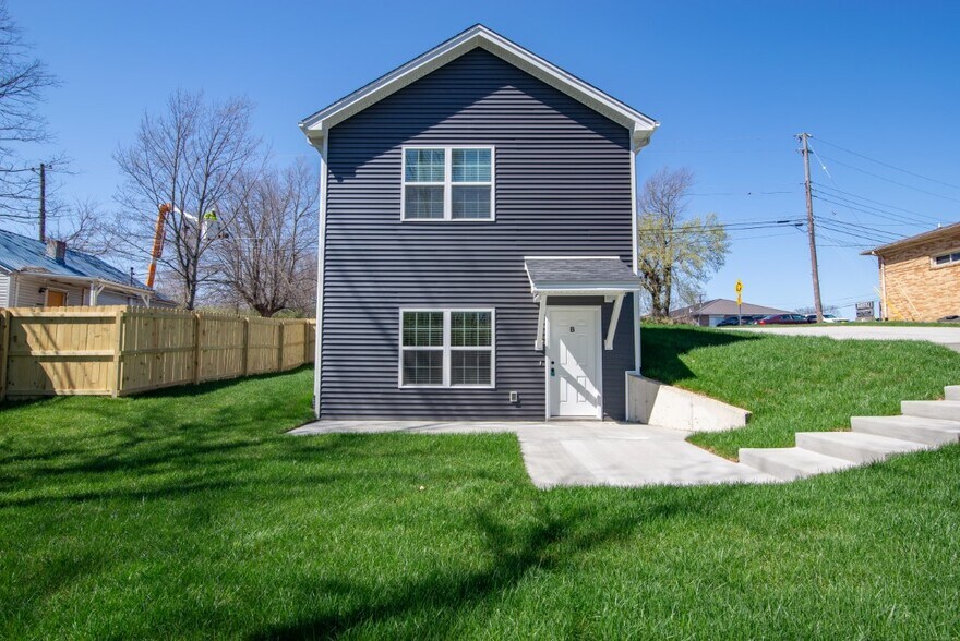Primary Photo - 519 N Miles St