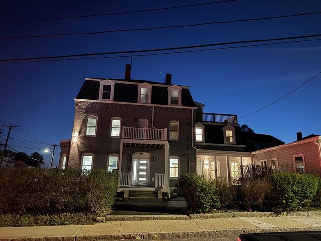 Building Photo - 589 Haverhill St