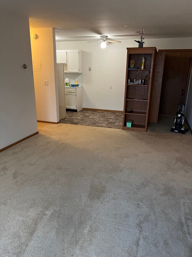 Building Photo - 529 17th Ave N