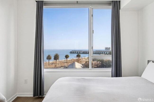 Building Photo - 501 Beale St