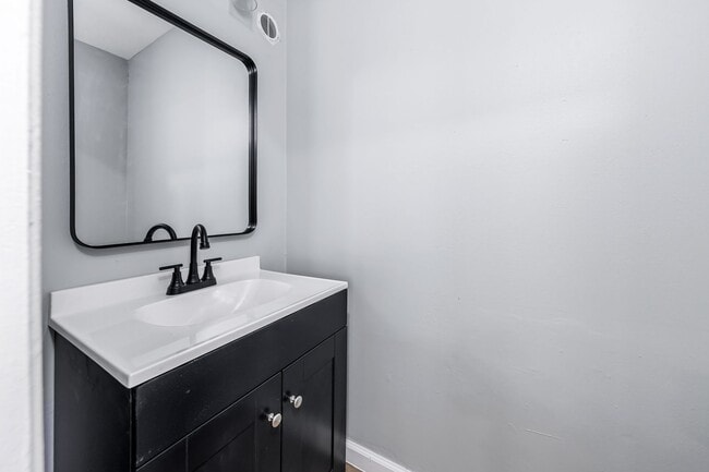 Building Photo - Newly Renovated 3-Bedroom Condo in Lindenwold