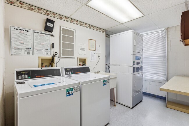 Building Photo - 742 Quince Orchard Blvd