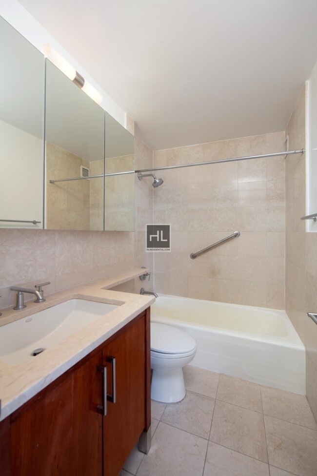 Building Photo - No Fee The Pinnacle of Upper West Side Liv...