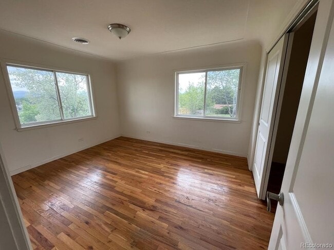 Building Photo - 7966 Elmwood Ln