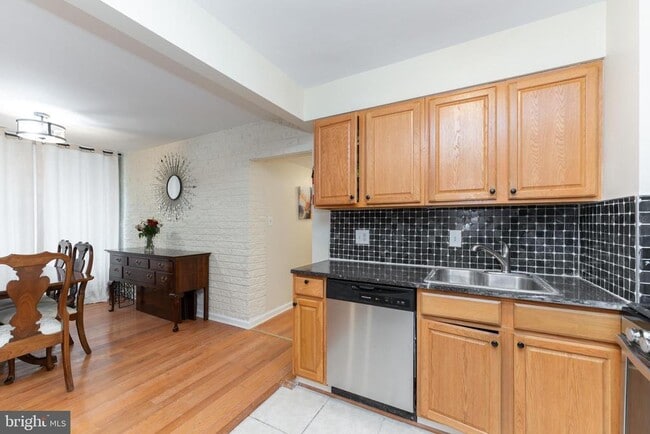 Building Photo - 1832 Metzerott Rd