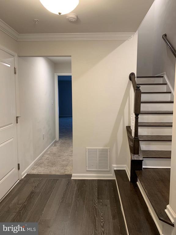 Building Photo - 111 Almond Dr