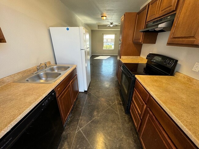 Building Photo - 2/2 Home in Sulphur Rock