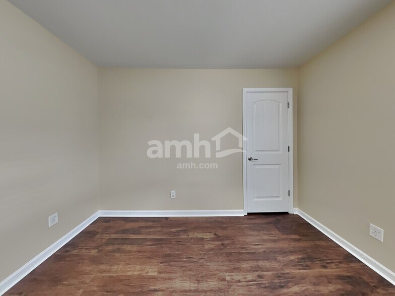 Building Photo - 60 Tranquil Pl