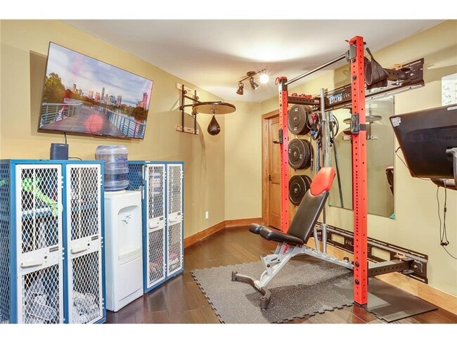 Building Photo - 2012 W Laurel Ave