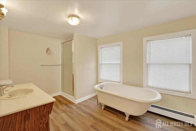 Building Photo - 28 Sedgwick St