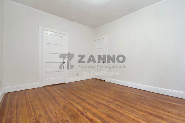 Building Photo - 19 Arnold St