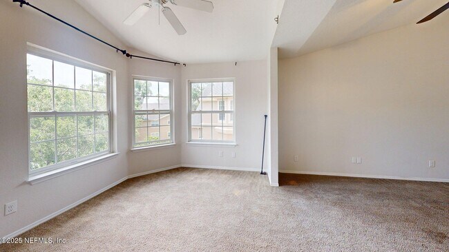 Building Photo - 13810 Sutton Park Dr N