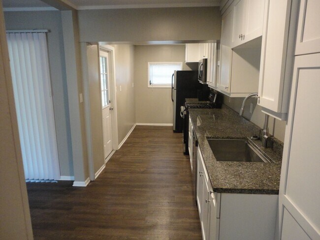 Building Photo - 401 NW 36th Ter
