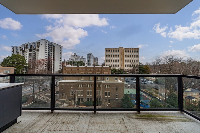 Building Photo - 2425 Peachtree Rd NE