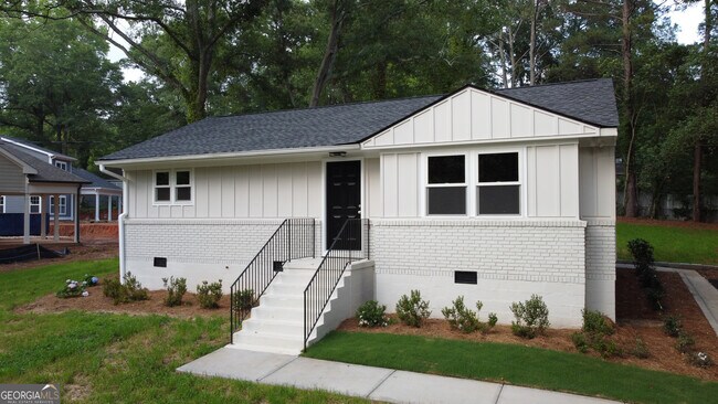 Primary Photo - 165 Habersham Dr