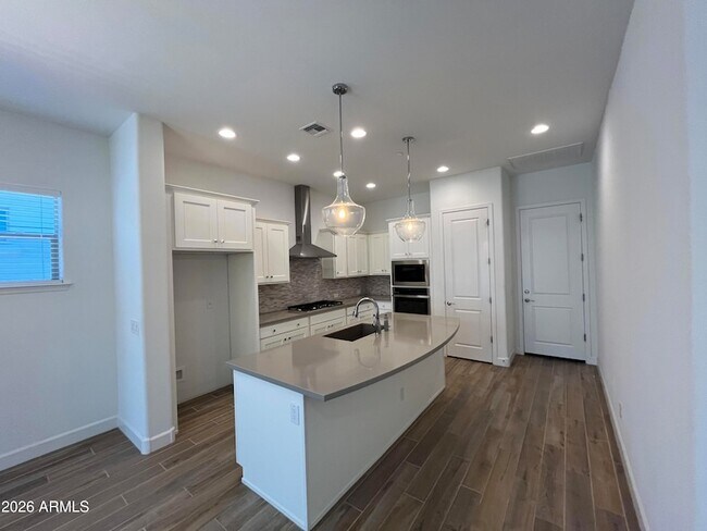 Building Photo - 20711 W Medlock Dr