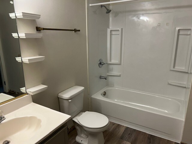 Building Photo - 4542 Treeview Ct