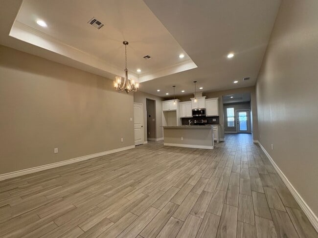 Building Photo - DCR602