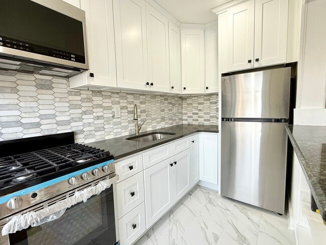 Building Photo - 545 Orange St