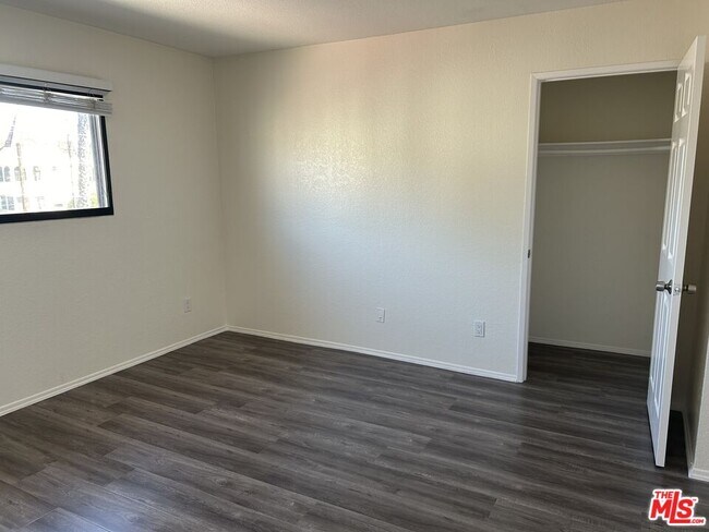 Building Photo - 4353 Coldwater Canyon Ave