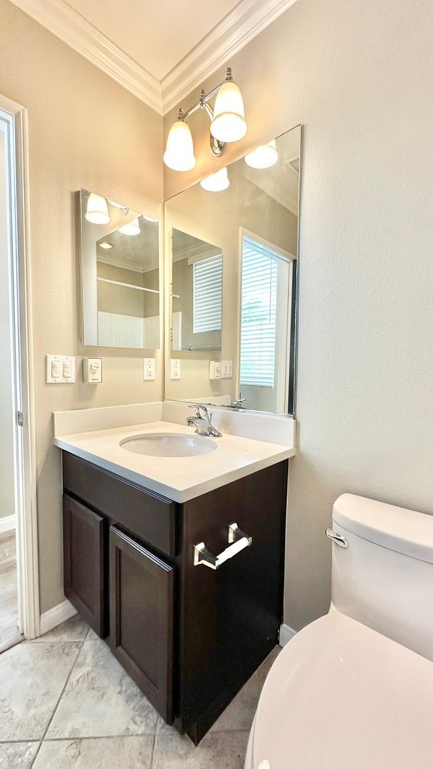 Building Photo - Beautiful, Newer, Townhome with Attached 2...