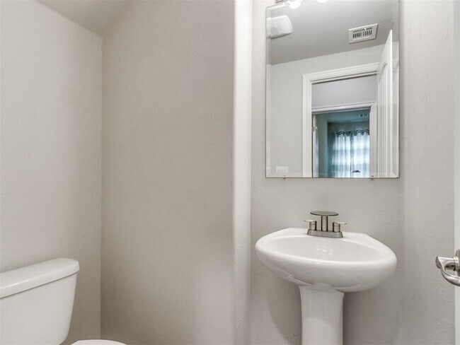 Building Photo - 14805 Gravity Falls Ln