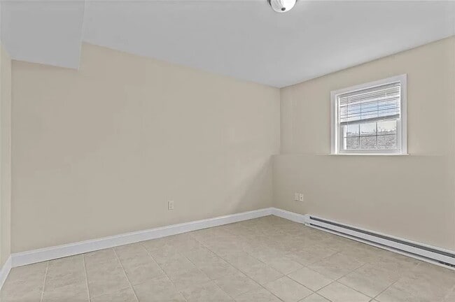 Building Photo - 23 Vaughan St