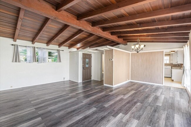 Building Photo - 2036 Center Rd