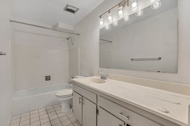 Building Photo - 1431 Arthur Dr