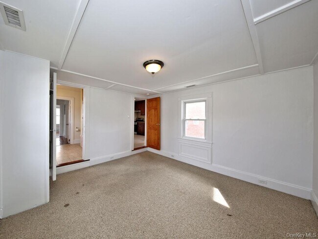 Building Photo - 84 Nelson Ave