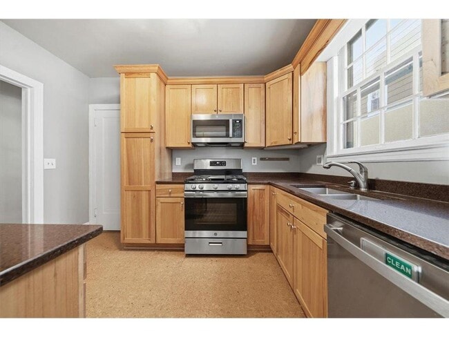 Building Photo - 3540 Irving Ave S