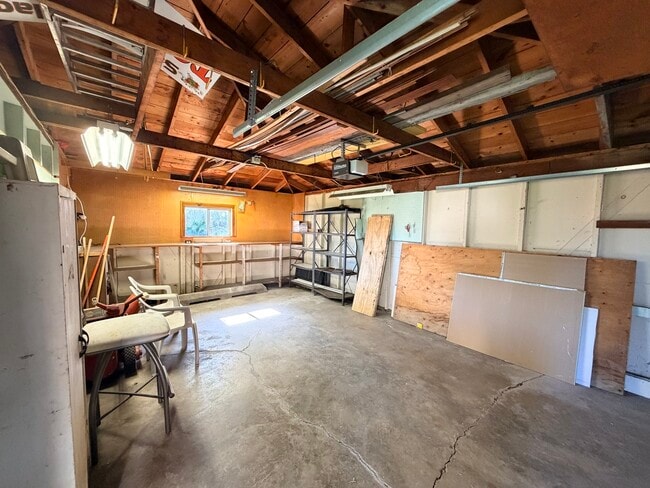 Building Photo - 1307 Highland Ave