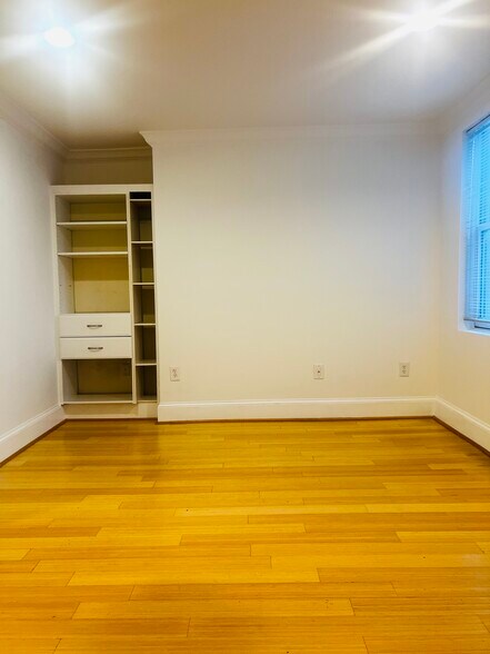 Building Photo - 1663 Newton St NW