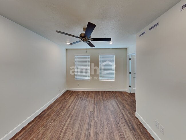 Building Photo - 6014 W S Jordan Pkwy