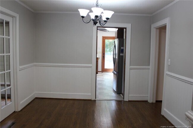 Building Photo - 236 Pinecrest Dr