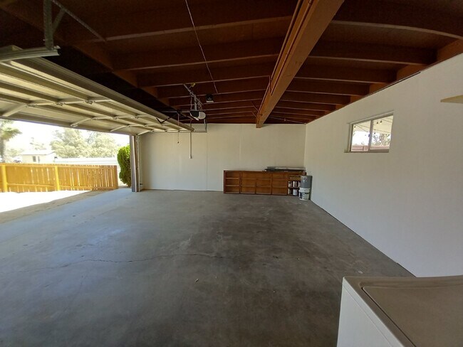 Building Photo - Beautifully Renovated 3 bd, 2 ba in Old To...