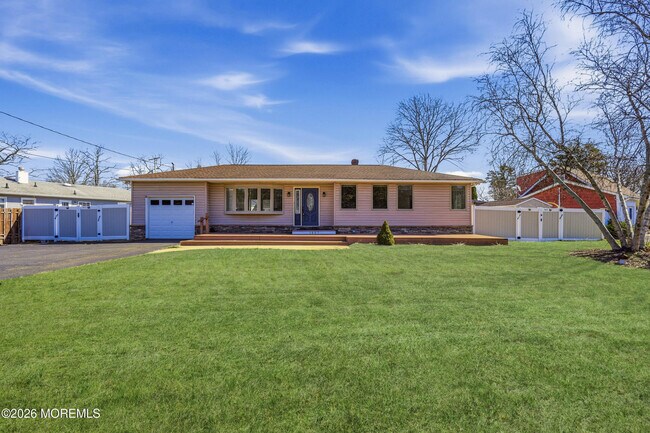 Building Photo - 1057 Savannah St