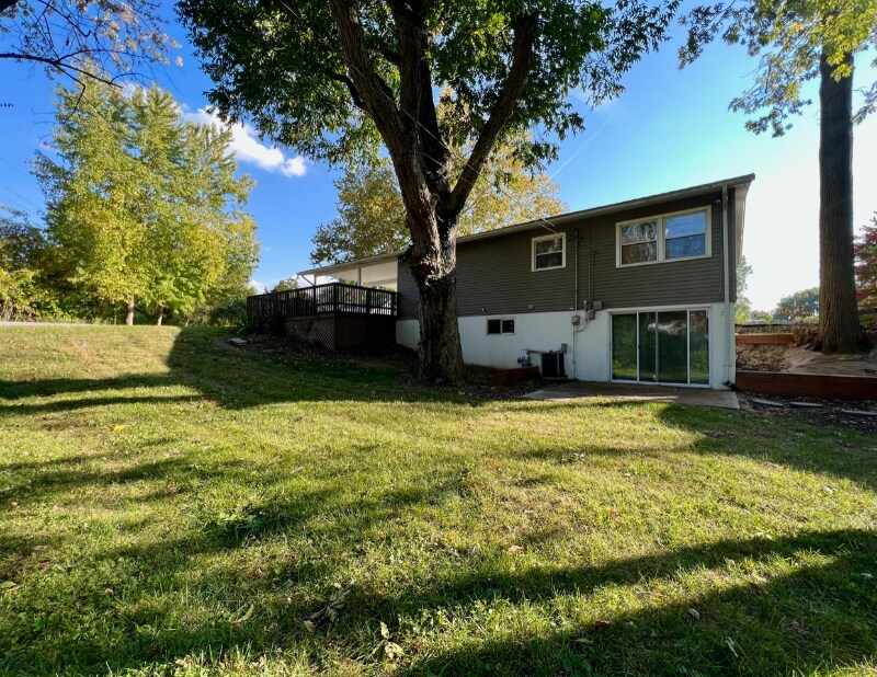 Building Photo - 210 E Madison St