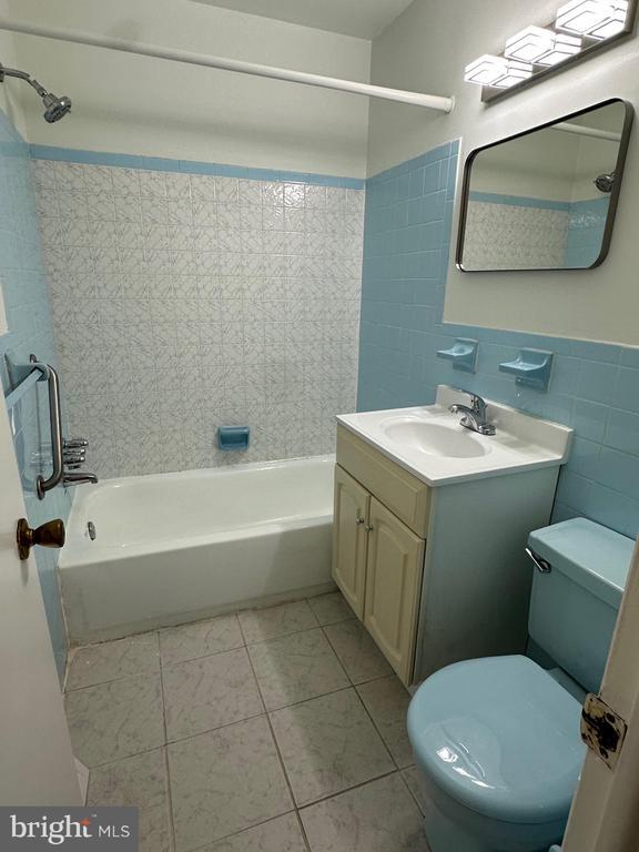 Building Photo - 12135 Academy Rd